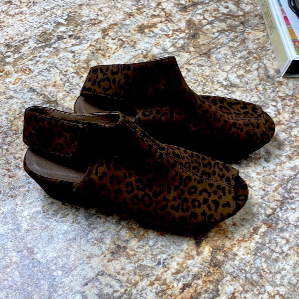 Chocolate Blu Yessi Wedge 8